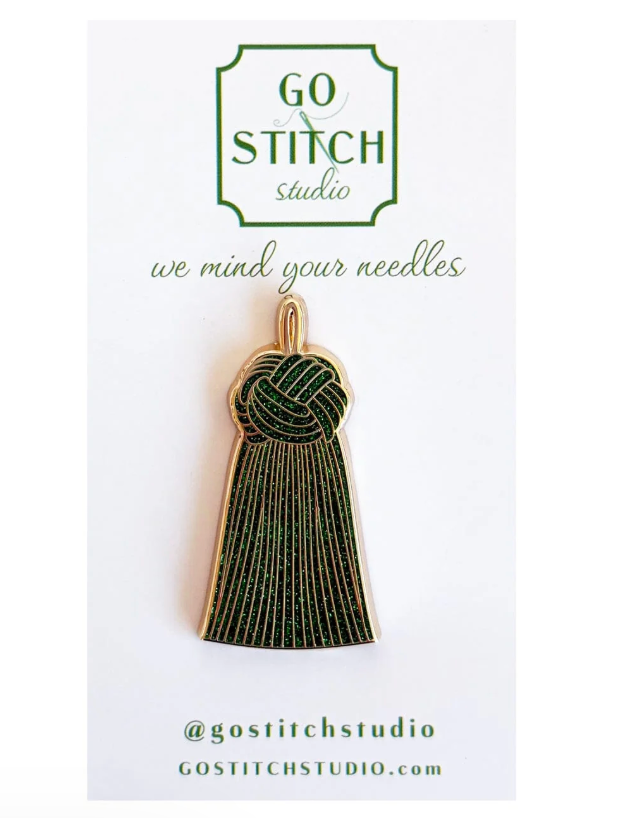 Emerald Green Glitter French Knot Tassel Needle Minder
